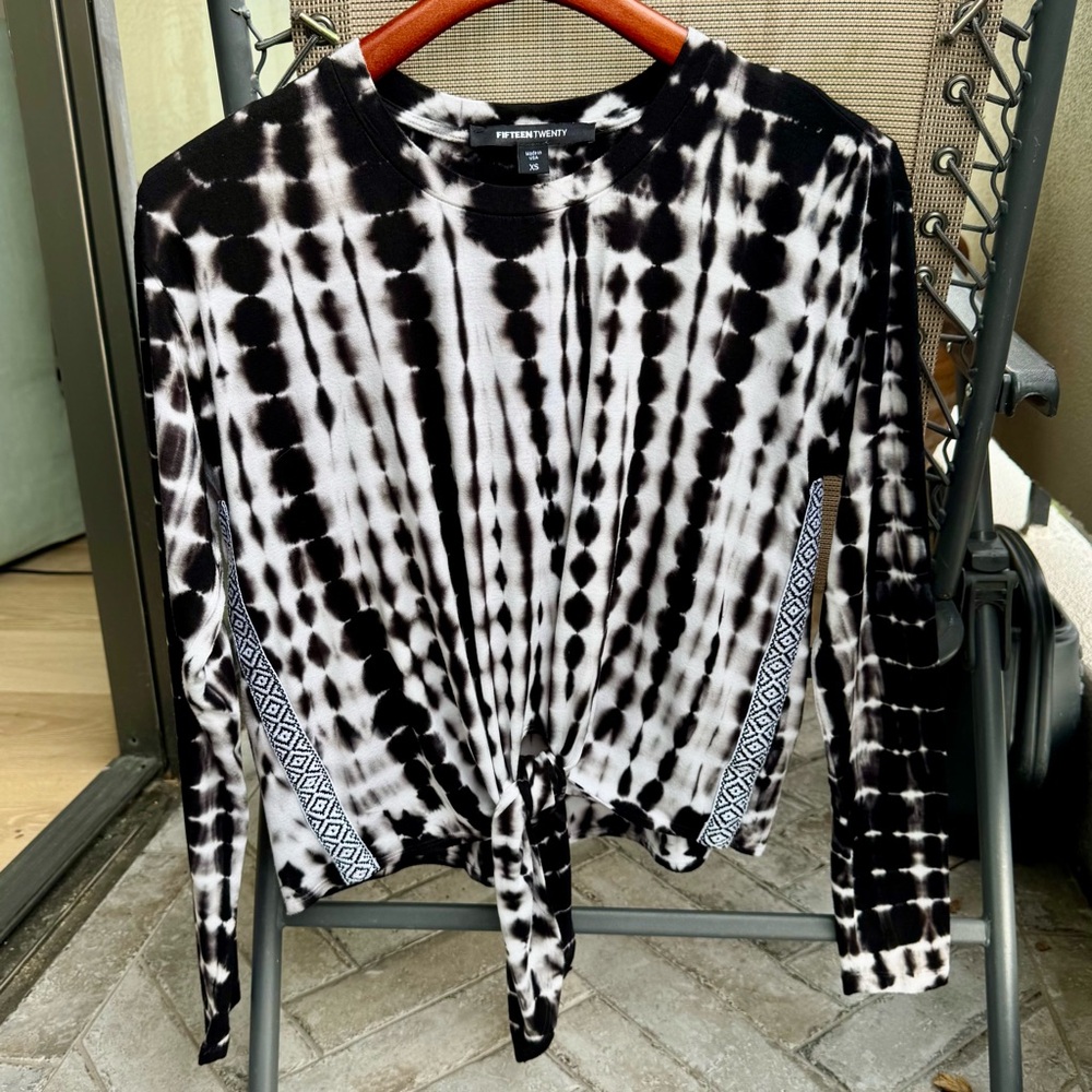 Fifteen Twenty Black & White Tie-Dye Front-Tie Long Sleeve Top